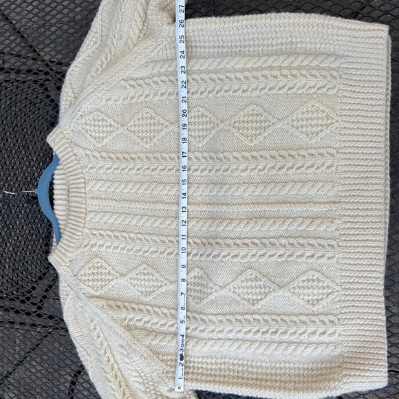 Hand-knitted Irish 100% wool sweater, knitted with classic Aran Isles stitches. - Picture 4 of 6